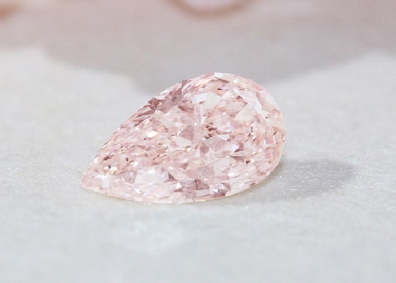 豪華なピンクCVDの実験室のダイヤモンド1.92ct IGIはナシの形を証明した