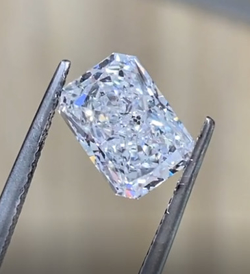 1ct 放射性形状 実験室で作成 白色 無色 成長した CVD ダイヤモンド すべての形状 入手可能 IGI 認定