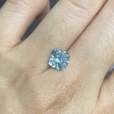 大型の豪華で強く青いCVDの実験室のダイヤモンドのクッションは4.55ctを形づける