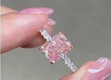 2.26ct 実験室で育てた ピンクダイヤモンドの婚約指輪 18K ホワイトゴールドの婚約指輪