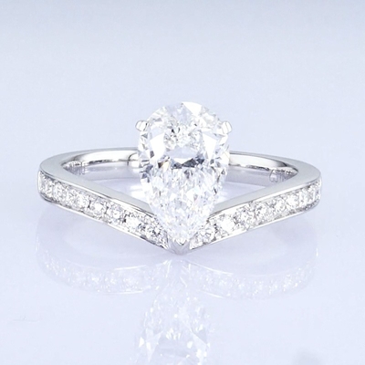 18k ピアス形 白色 実験室で育てた ダイヤモンドリング プリンセスデザイン パーティープレゼント