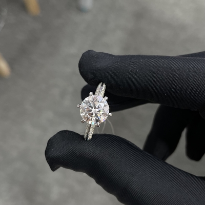 実験室で育てた ダイヤモンドリング 3.01ct CVD 白 F VS2 ハーフ・オブ・カントリー スタイル 丸