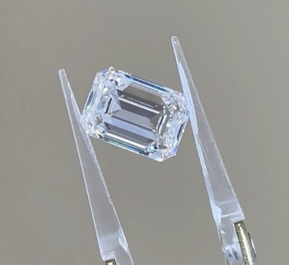 3ct 無色 ラボ栽培 白ダイヤモンド スマラルドカット F VVS IGI 認定